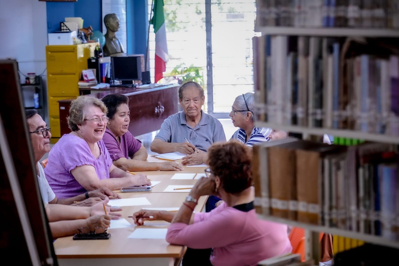 Poesía y Romanticismo alegran la tarde en "Martes del Abuelo"*
