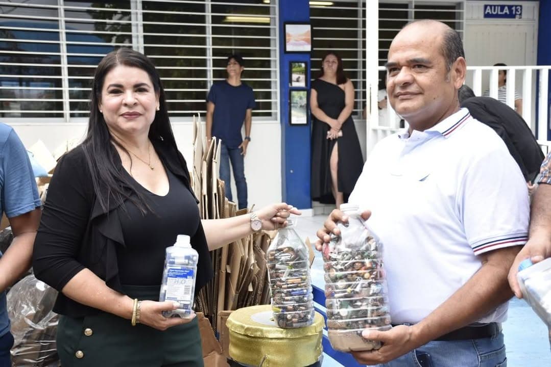 Con más de una tonelada de material, la Preparatoria Rafael Buelna se