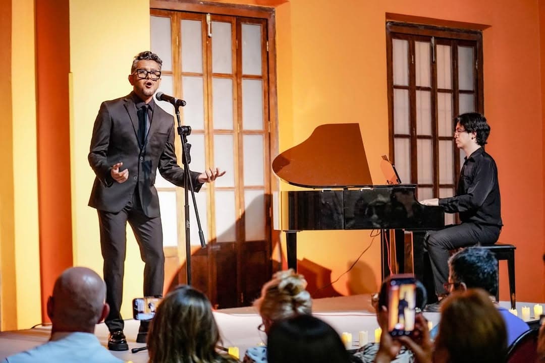 *"Romance en el Puerto": Un Canto de Solidaridad y Amor en