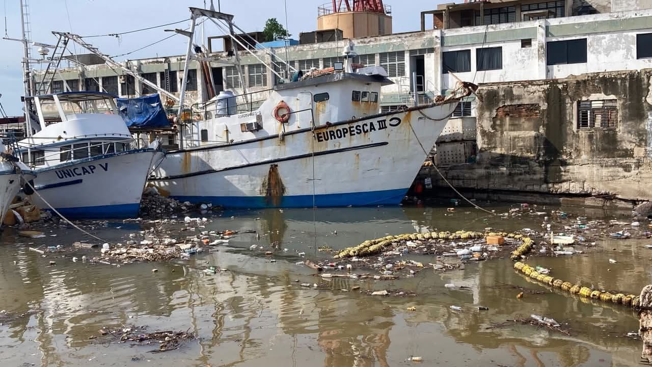 Colapsa biobarda del Puente Juárez en Mazatlan