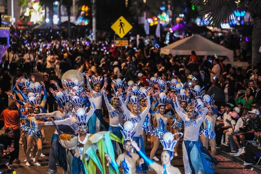 *Participe en el concurso de comparsas del Carnaval y conviértase en