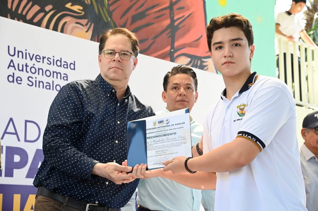 De manteles largos! Conmemora la Preparatoria Emiliano Zapata su 57 aniversario,