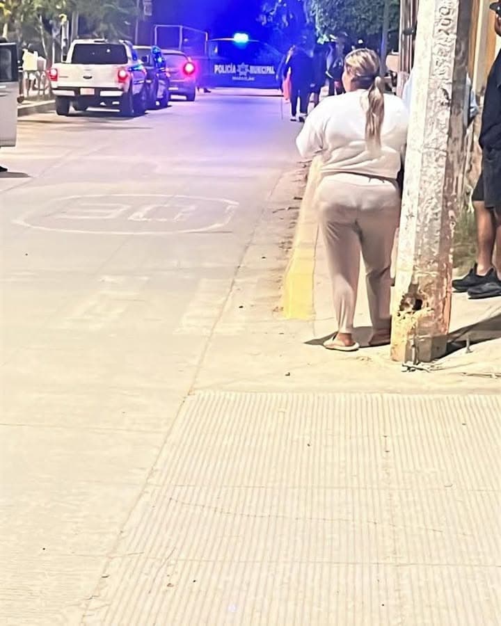 Cuerpos de Seguridad y Auxilio se movilizan en la colonia Ricardo Flores Magón