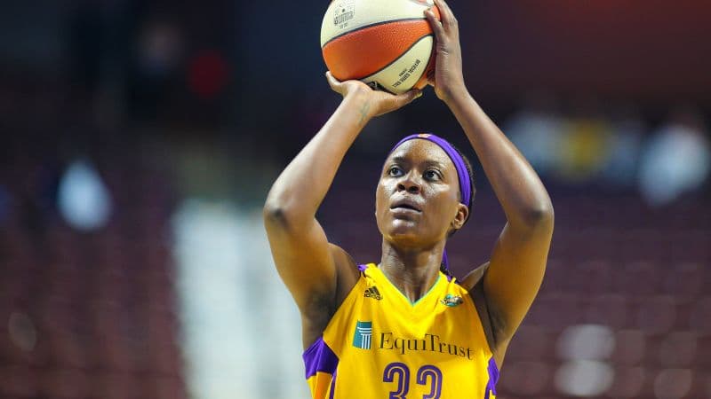 Tiffany Jackson: la ex jugadora de baloncesto All-American muere de cáncer de mama a los 37 años, según la universidad